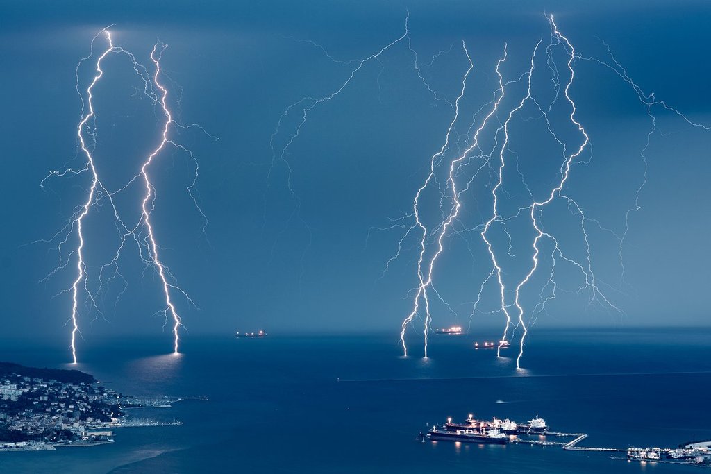 Lightning_near_Trieste_by_Christophe_Suarez_suarezphoto_1024x1024