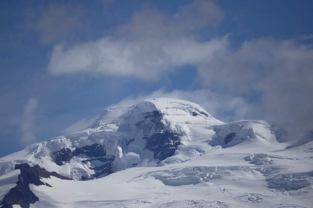 Mount_Hvannadalshnjukur_tallest_mountain_in_Iceland_by_Sveinn_NIFL._Sigurdsson_svennioddur_1024x1024