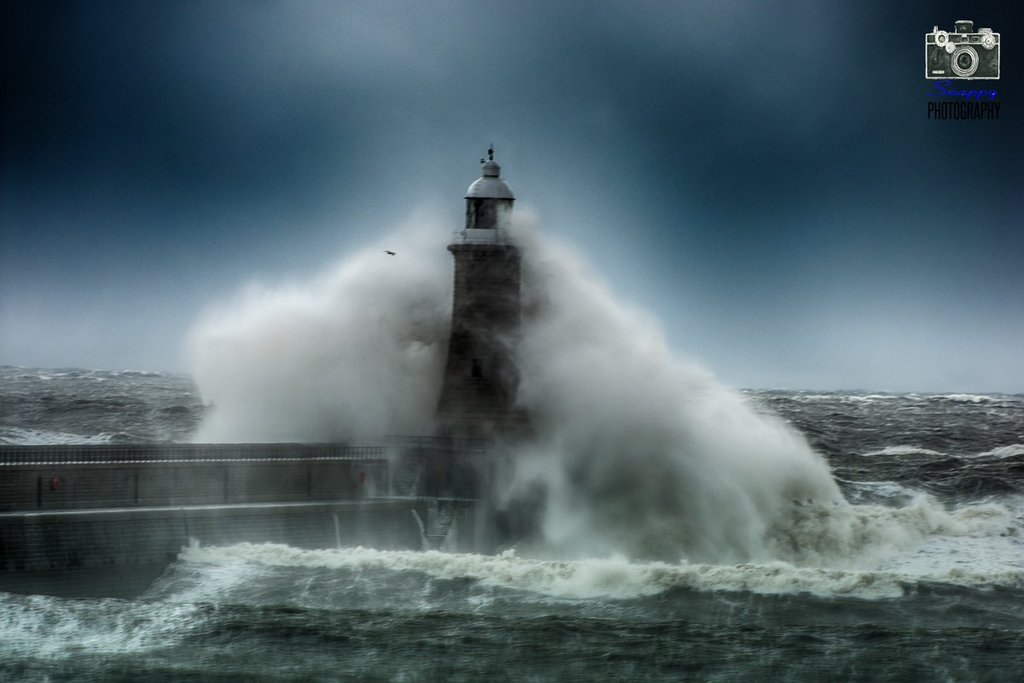 Stormy_Seas_off_Tynemouth_Pier_by_Coastal_Portraits_johndefatkin_1024x1024