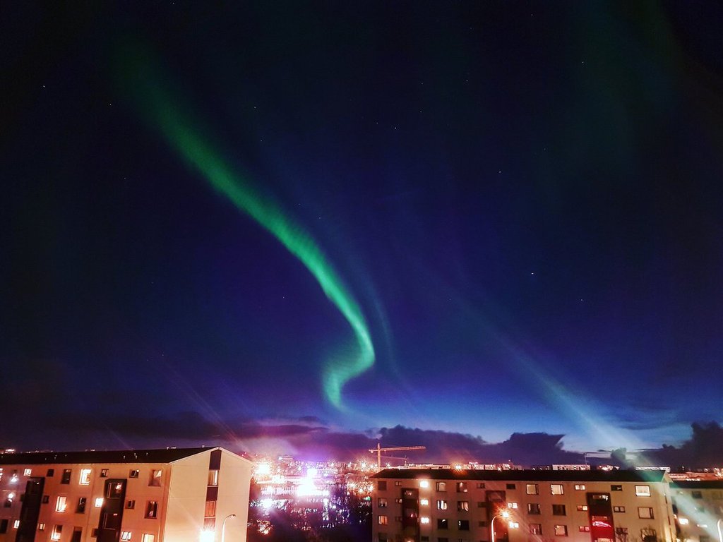Incredible_northern_lights_in_Reykjavik_Iceland_by_Muhammed_Kizilkaya_Muhammediceland_1024x1024