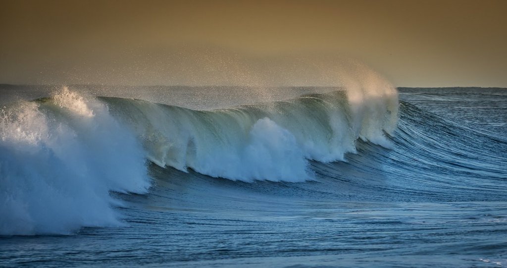 Surf_from_distant_Hurricane_Leslie_by_Mike_Busch-Greatsouthbayimages_GSBImagesMBusch_1024x1024