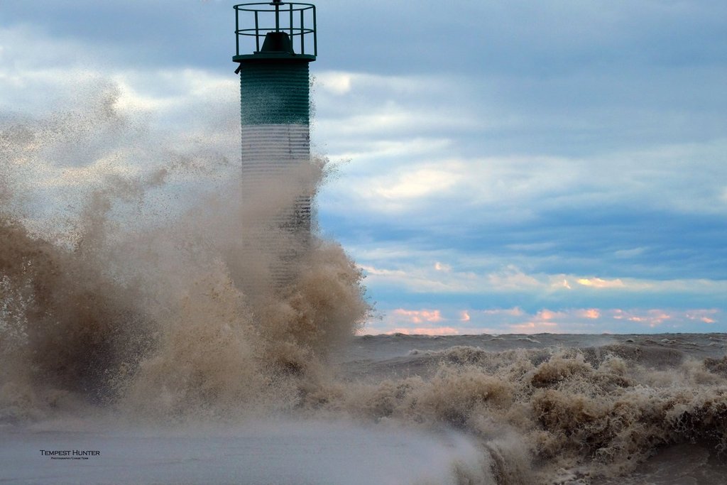 Lake_Erie_was_angry_but_in_the_midst_of_all_that_anger_there_was_definite_beauty_by_Tempest_Hunter_tempesthunterph_1024x1024