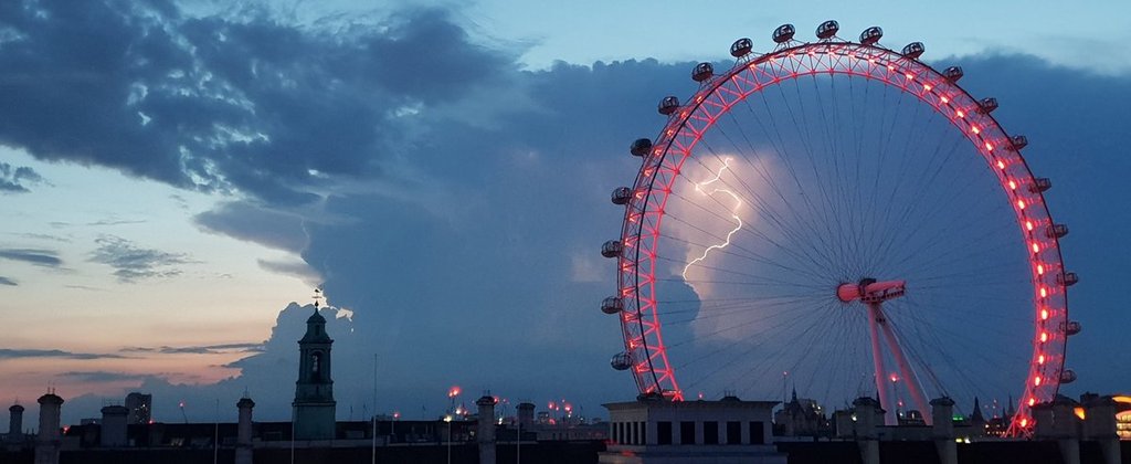 1st_Place_Lightning_at_dusk._London._by_Stephen_Prout_proutstephen_35271ccd-25f1-41af-bea9-c4690f375117_1024x1024