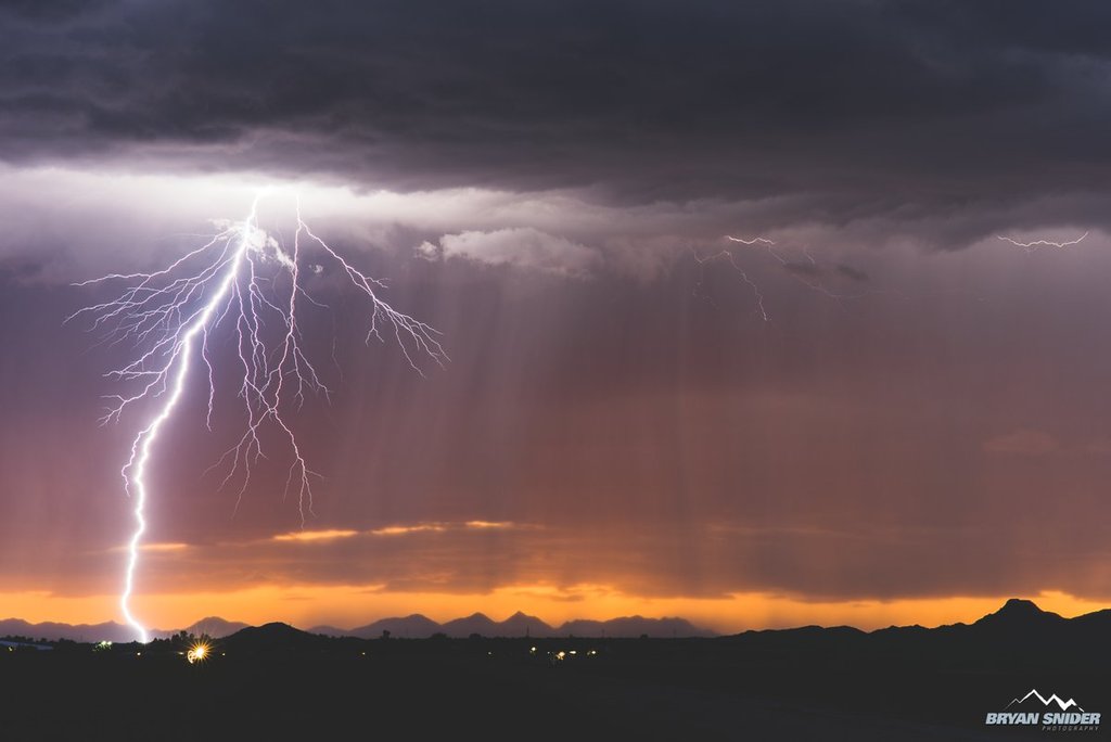 1st_Place_Sunset_bolt_from_Maricopa_Arizona_by_Bryan_Snider_BryanSnider_1024x1024