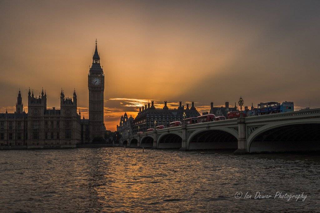 Crepuscular Rays and Big Ben London