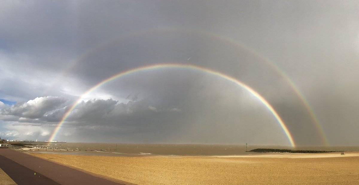 1st Place Shantelle Robinson @Shantelle_JJR Seeing double over Clacton-On-Sea beach last week!