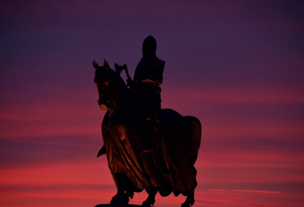 2nd Place Charles McGuigan @CharlesMcGuiga2 Sunset over Bannockburn in Scotland