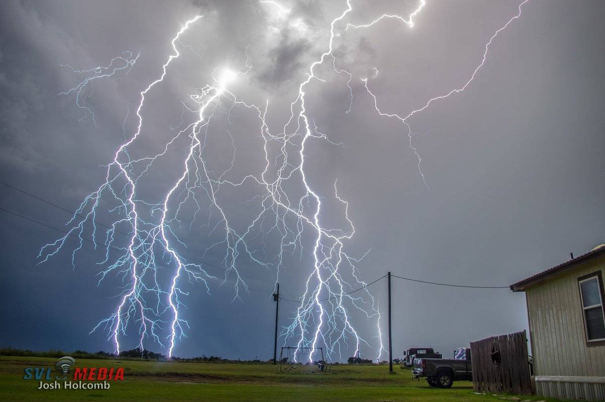 2nd Place Josh Holcomb @NTXstormspotter Last nights Thunderstorm was highly Electrifying in Nocona Tx One 10 sec exposure non stacked caught this beauty