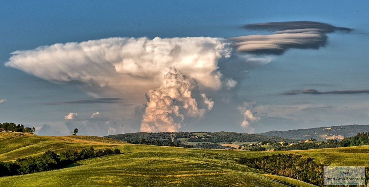 3rd Place Glenn Aoys @thesixthsense4u Billowing Cumulonimbus Convection.