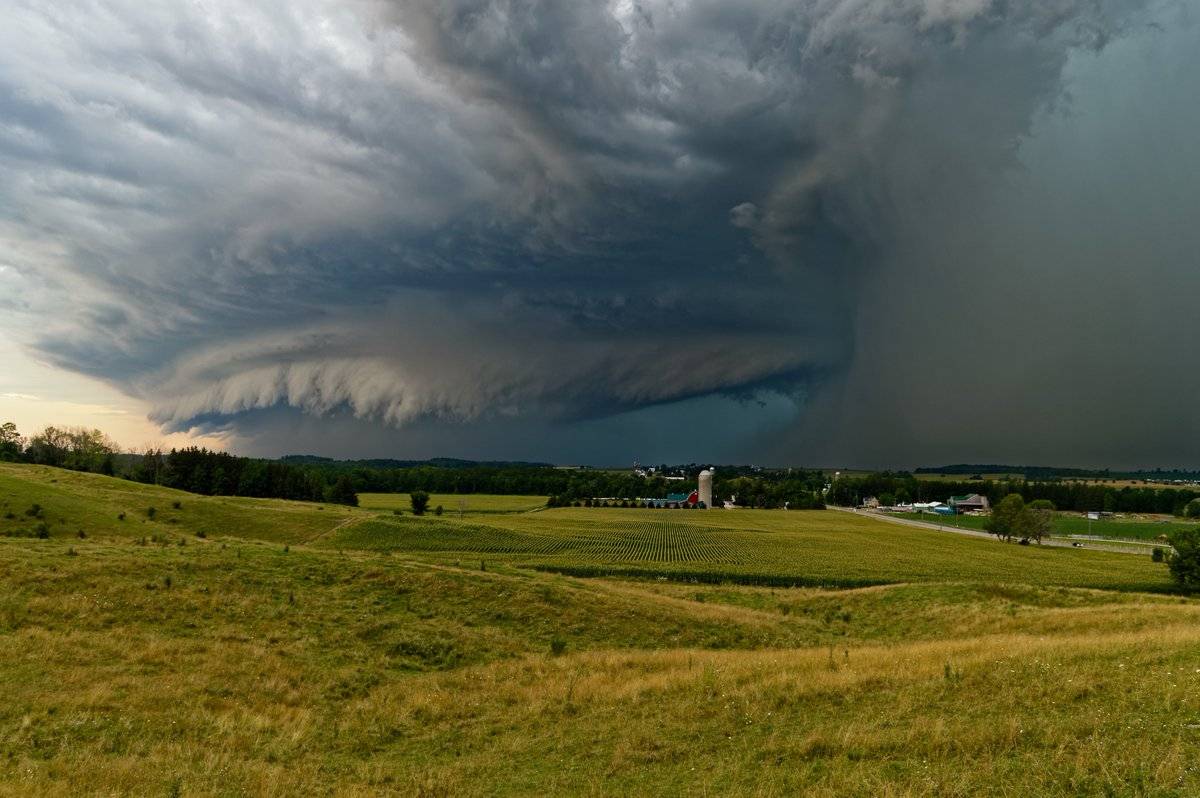 3rd Place Shelf cloud near Blyth, Ontario by @STFDCarsandWX