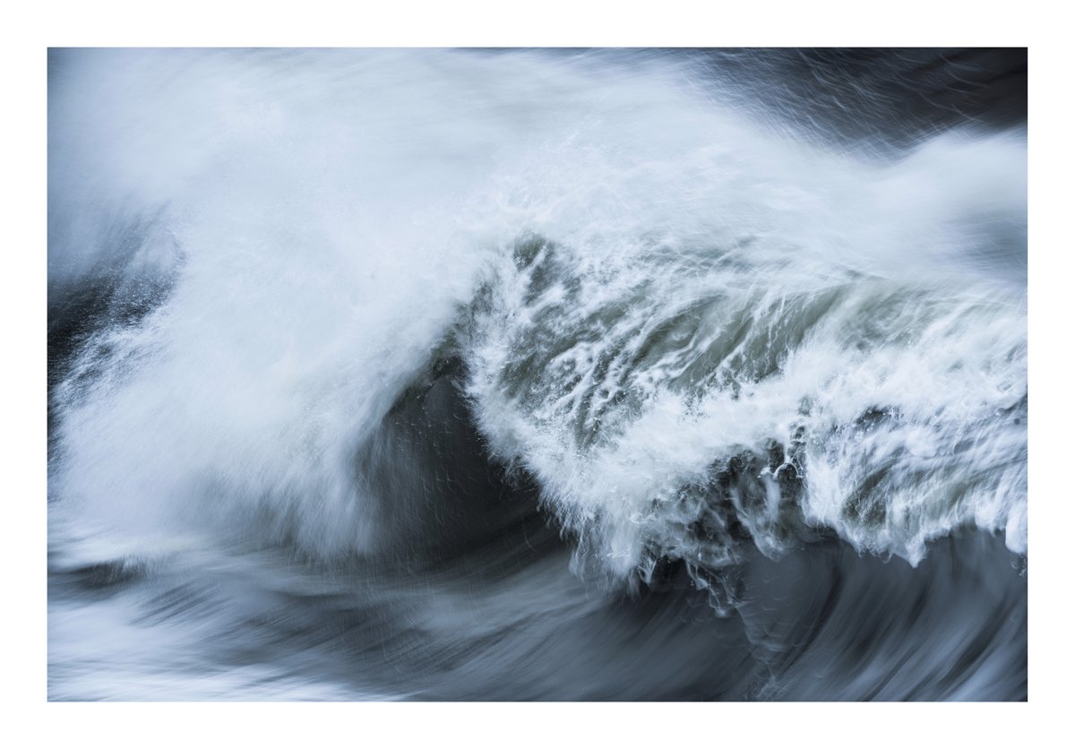 A wave close up from Storm Freya and Newhaven Harbour Edd Allen @EddAllenPhoto