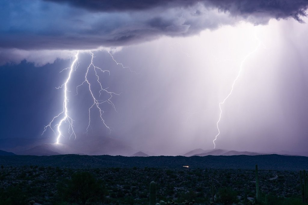 Arizona_summer_storms_by_John_Sirlin_SirlinJohn_1024x1024