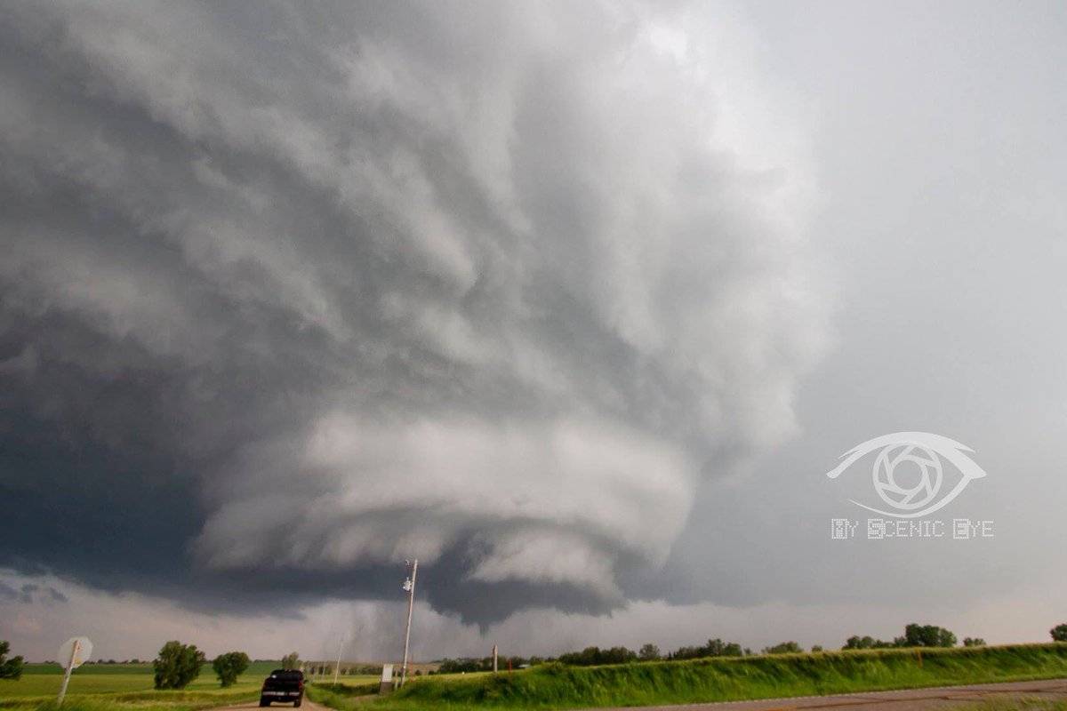 Just before the tornado near Bennington KS David @DjDerve