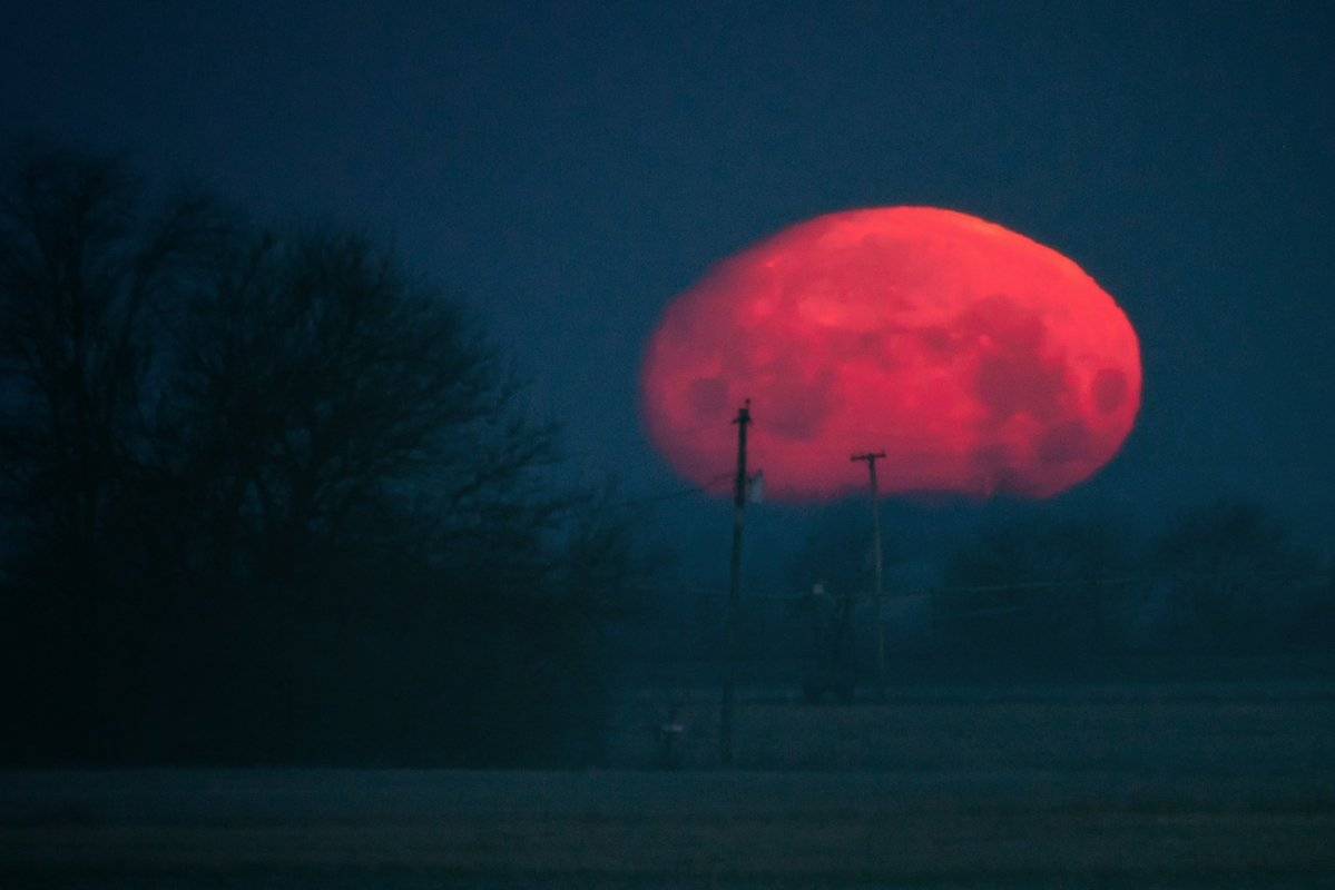 Moonset by Tom Jones @tomjones_foto