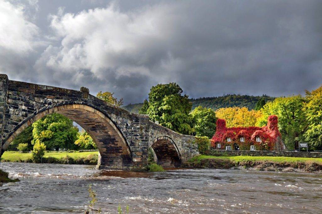 Stormy Skies over Llanrwst, North Wales this weekend by Paul Silvers @Cloud9weather1