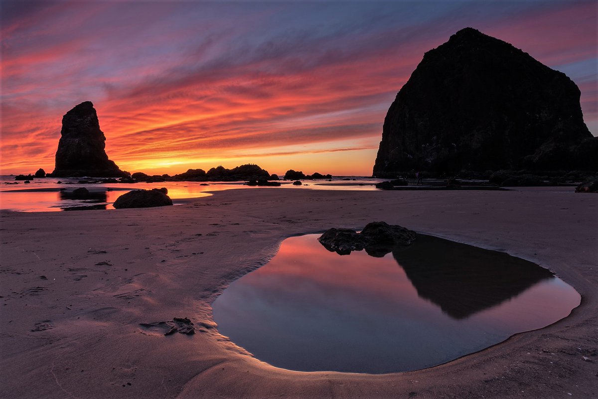 Sunset at Cannon Beach, Oregon by OldMan @oldmanloudwife