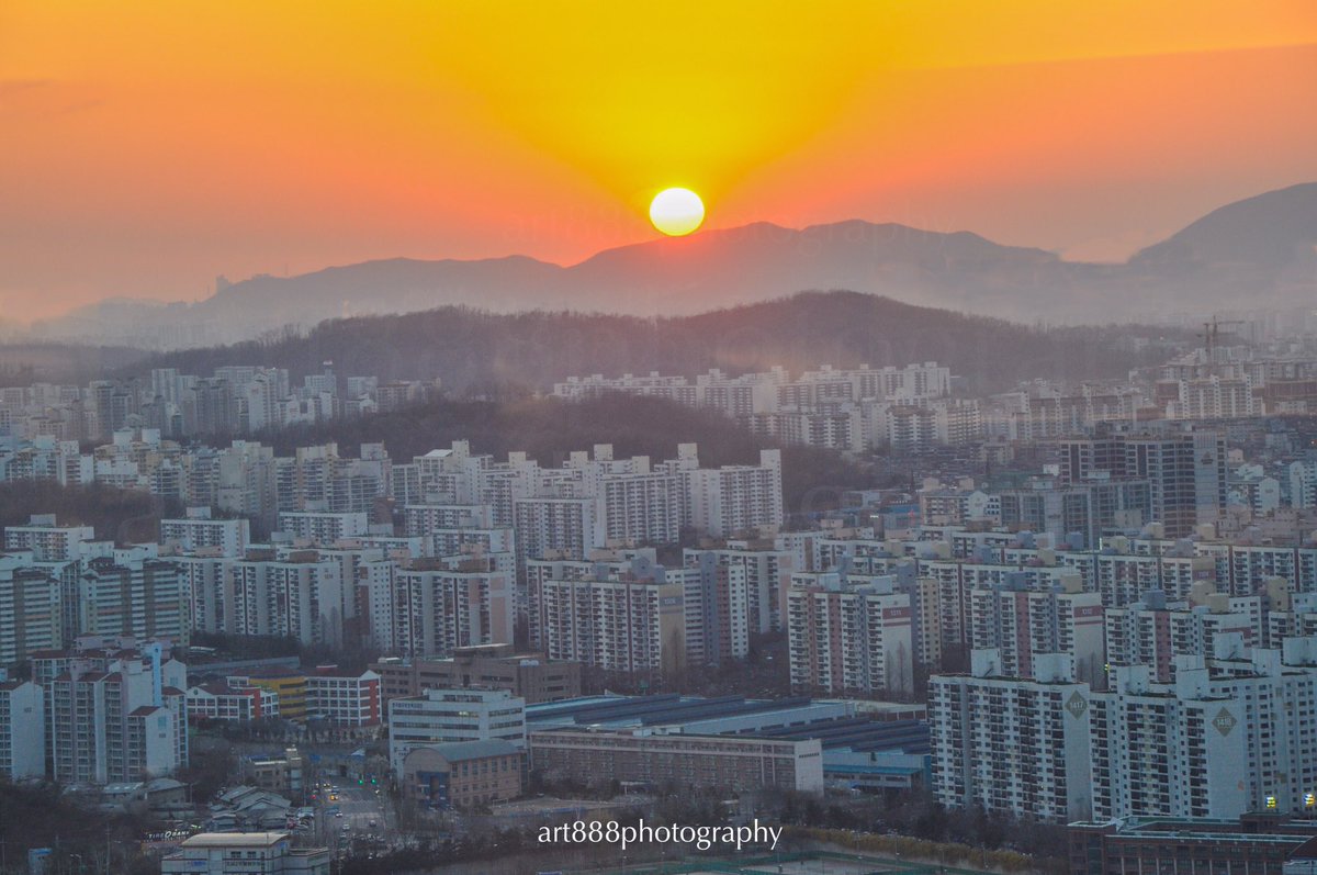 Sunset at Seoul, South Korea by Ar @ar_ar888