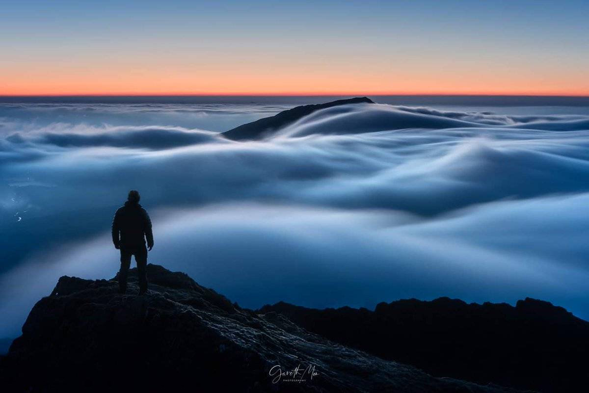 An amazing temperature inversion in Snowdonia by Gareth Mon Jones @gazmon1980