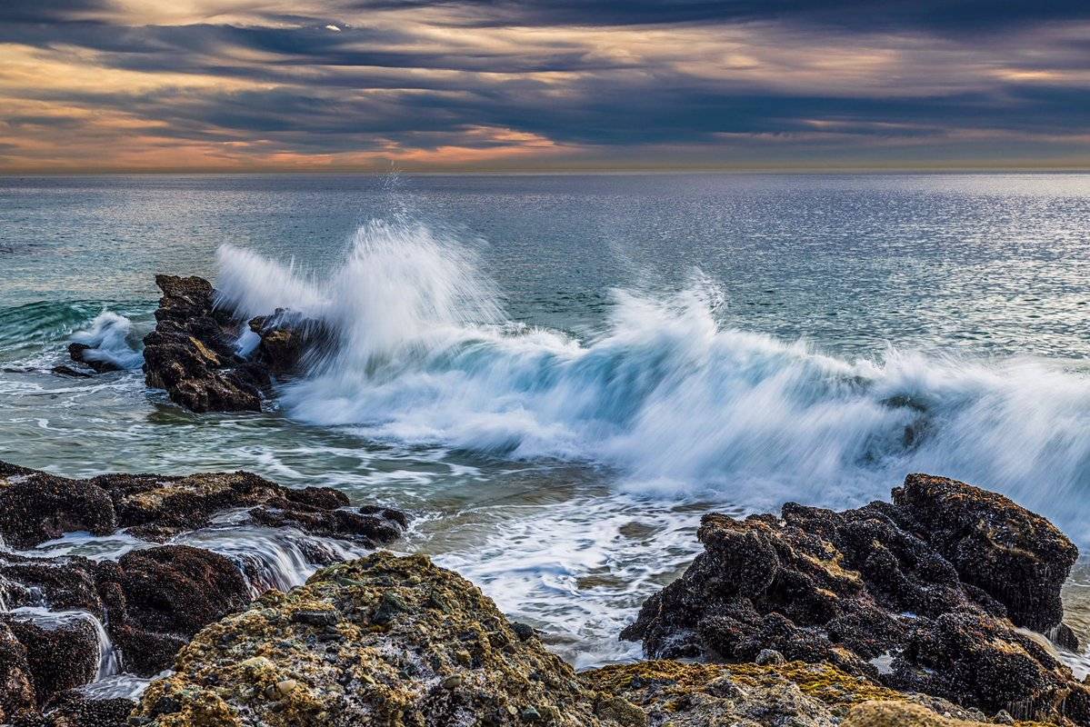 Crashing wave during the late afternoon on Laguna Beach, California by Michael Ryno Photo @mnryno34