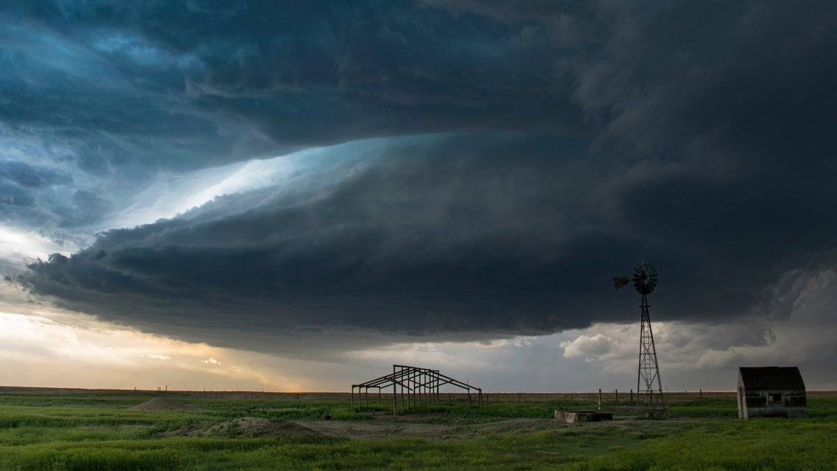 Storm over Oakley, KS by Cory Reppenhagen @CReppWx