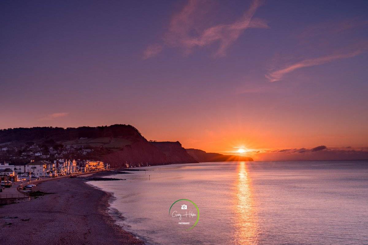 A glorious spring sunrise over Sidmouth Beach by Gary Holpin | Photography @GaryHolpin