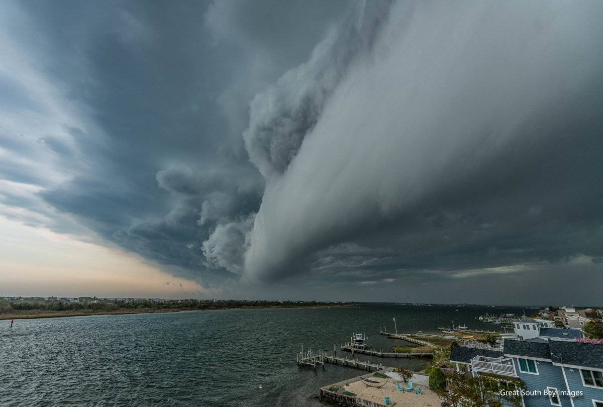 Classic Shelf Cloud over Captree Island NY by Mike Busch/Greatsouthbayimages @GSBImagesMBusch