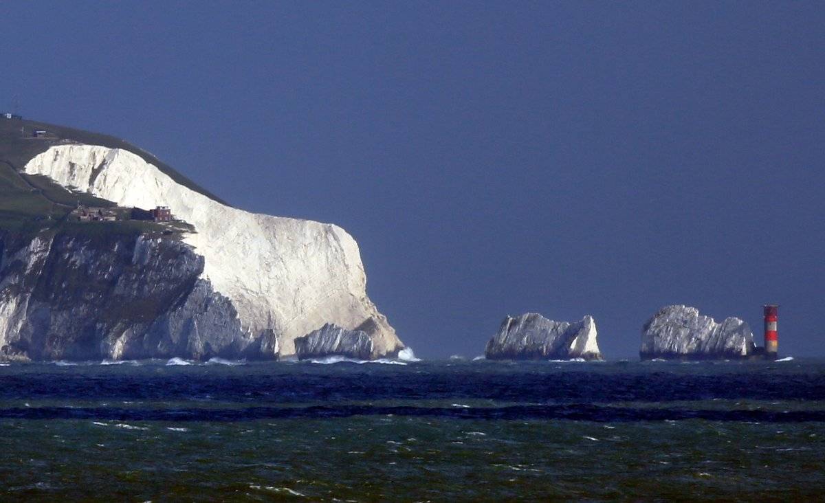 Clear skies over the Isle of Wight by Paul Silvers @Cloud9weather1