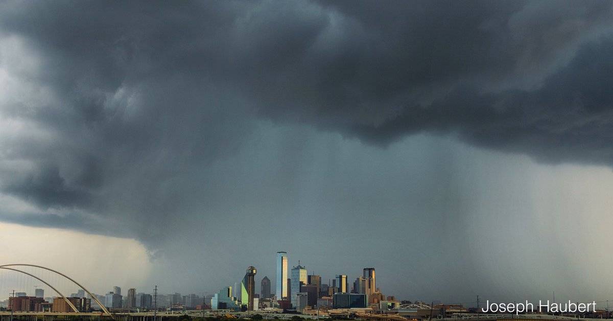 Microburst over Dallas by Joseph Haubert @josephhaubert