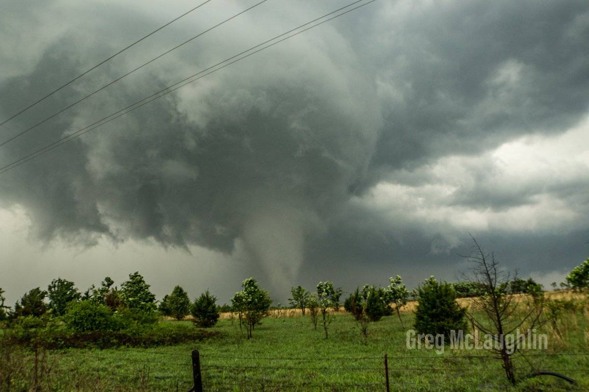 Strong, long-track tornado NE of Okemah, OK by Greg McLaughlin @tornadoGregMc