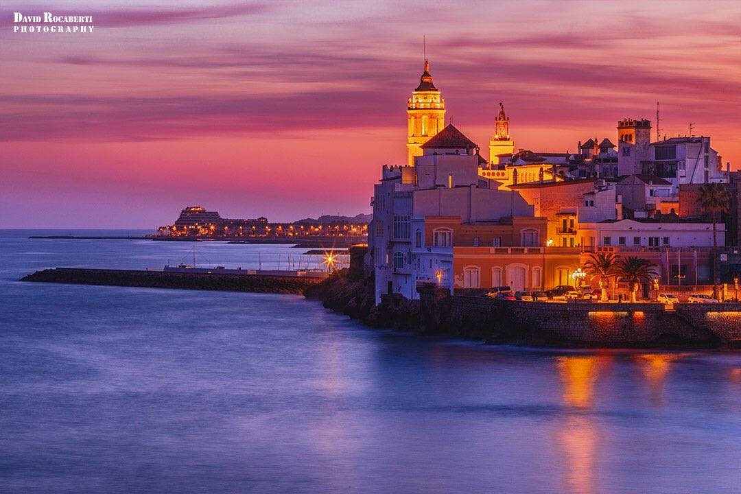 Sunset colors in Sitges, Barcelona by David Rocaberti @DavidRocaberti