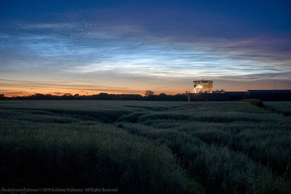 An impressive display of noctilucent clouds over Jodrell Bank by Dr Anthony Holloway @aj_h