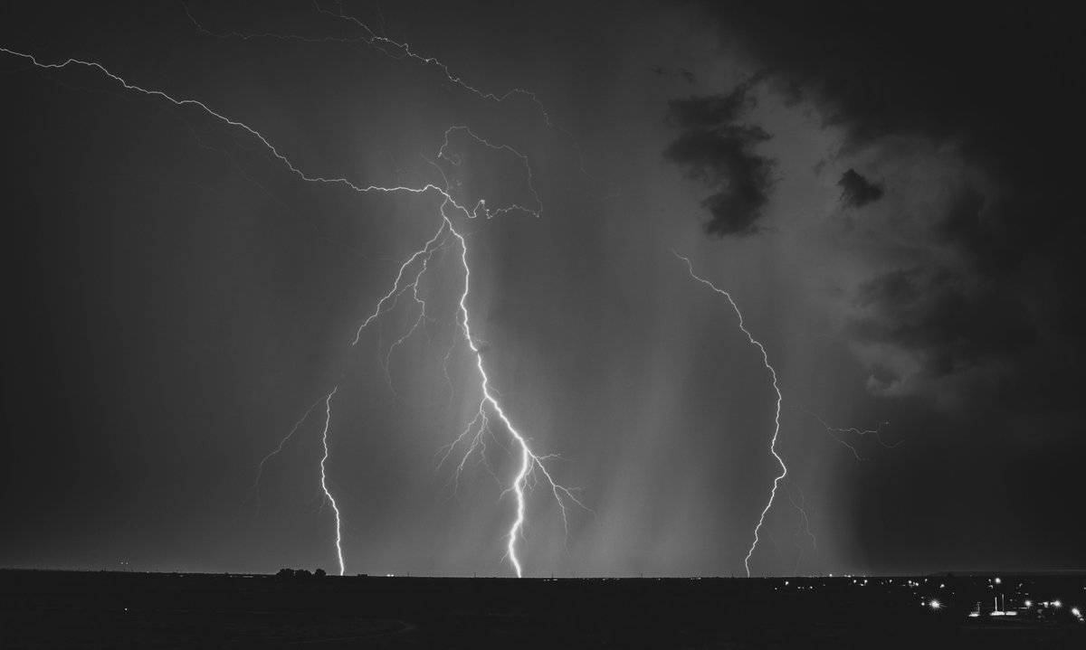 Black and white lightning photo by Preston Garbe Photography @GarbePreston
