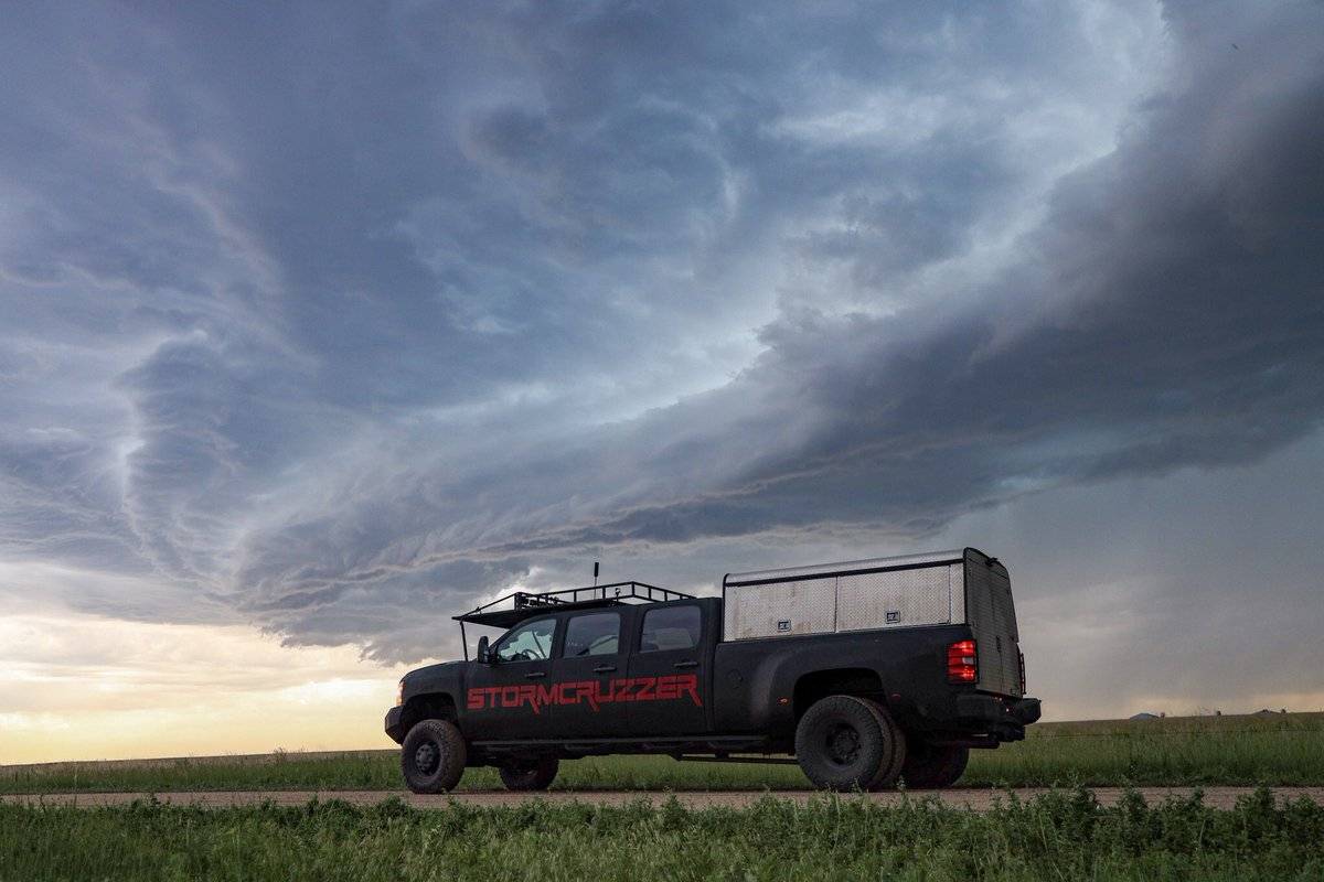 Hanging out under the shelf cloud StormCruzzer @StormCruzzer