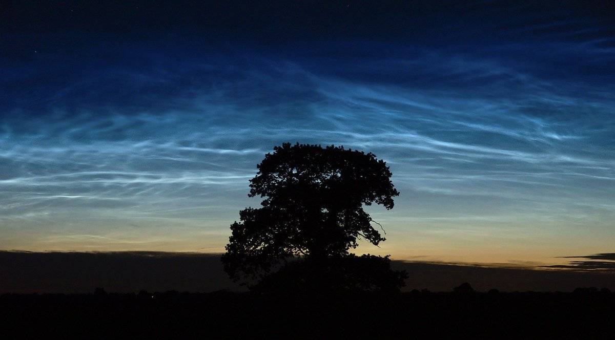 Noctilucent clouds by Mark Humpage @mark_humpage