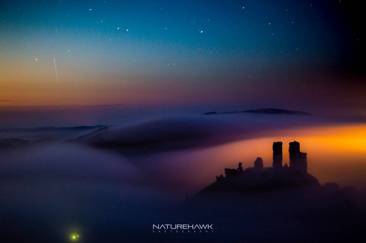 Sublime conditions during an astro shoot at Corfe Castle Naturehawk Photo @NaturehawkPhoto