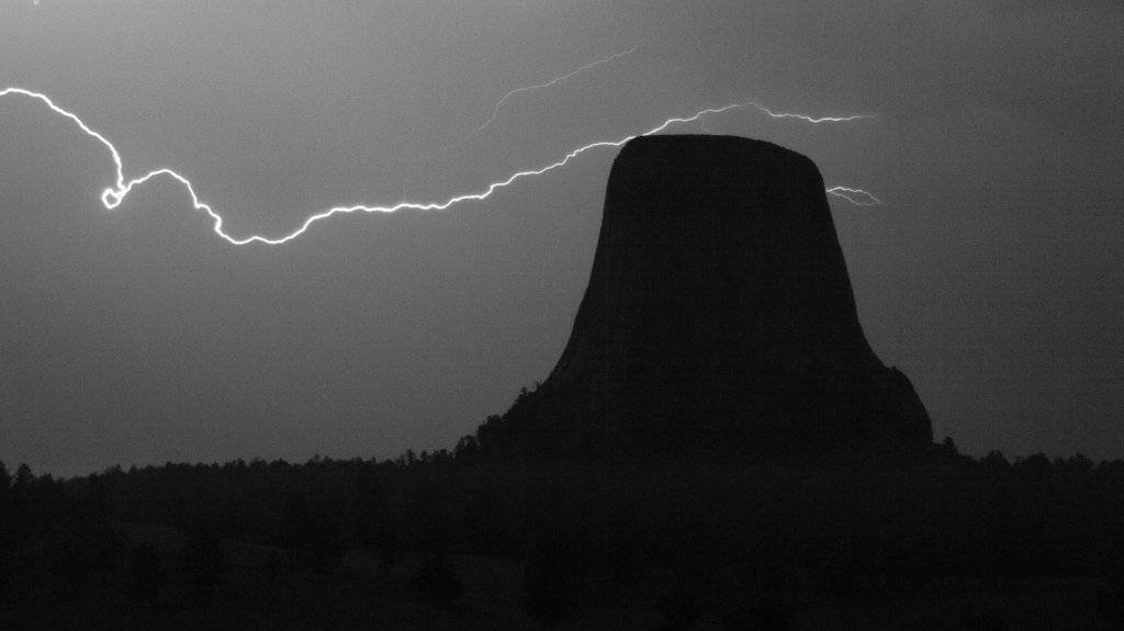 Devils Tower lightning by Tom A. Warner @ztresearch