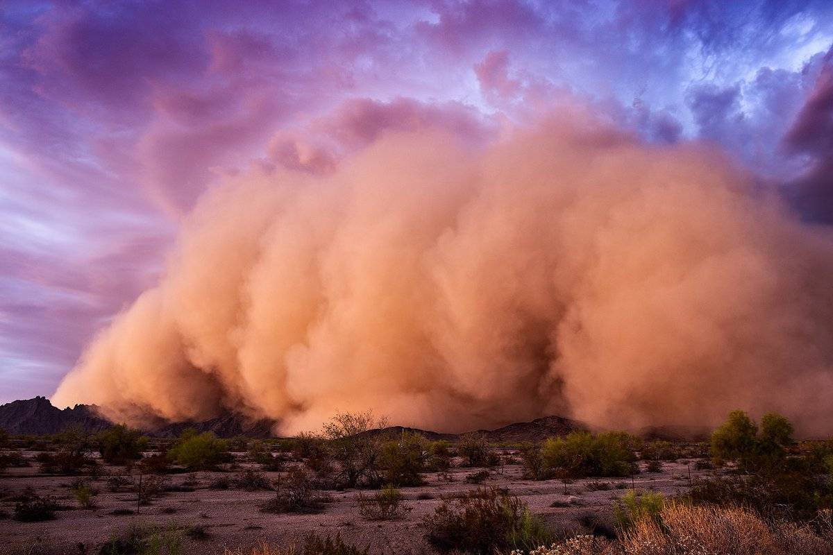 Haboob pushing all the way across the central Arizona desert by John Sirlin @SirlinJohn