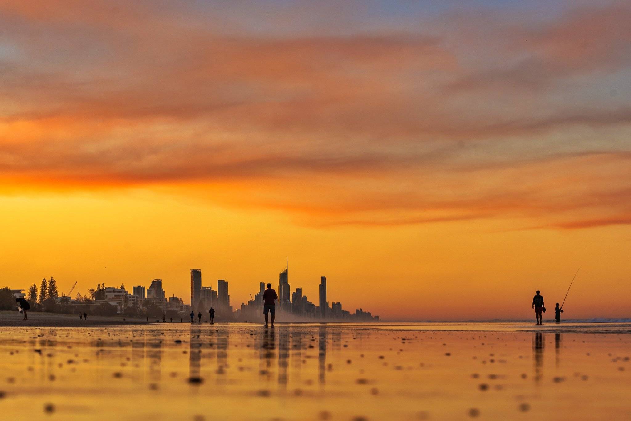 Smoke from Bush fires around the Gold Coast region by Glen Anderson @Gleno_