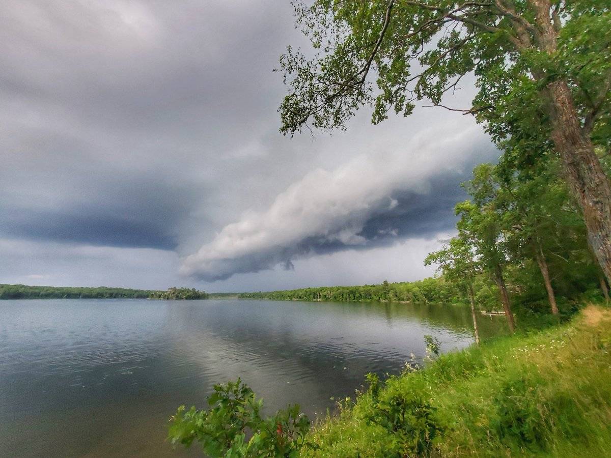 Storm clouds over Lake Hennepin by Sharyl Zeno @ZenoPhotog