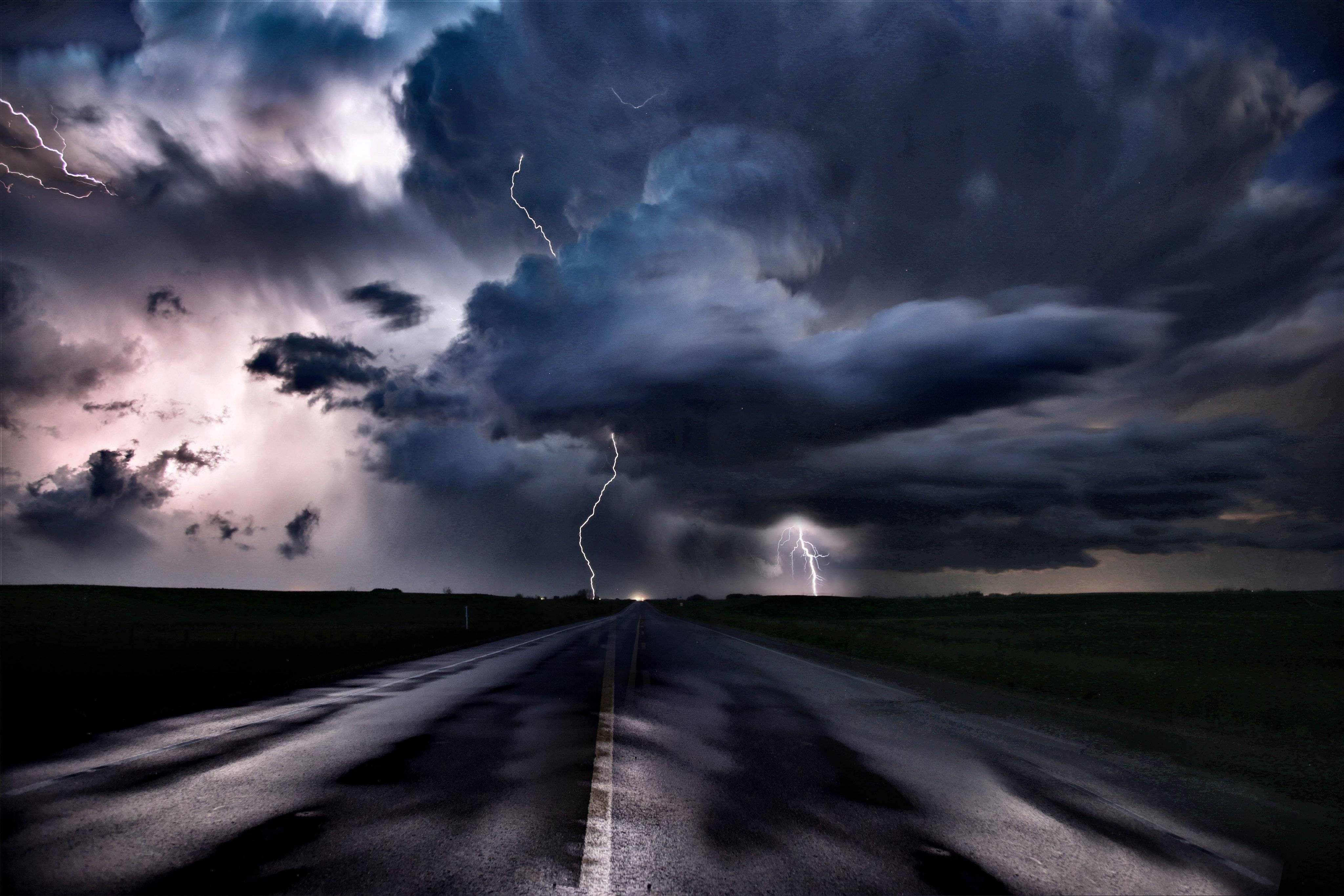 Supercell July 13 in Saskatchewan by Mark Duffy @skchaser