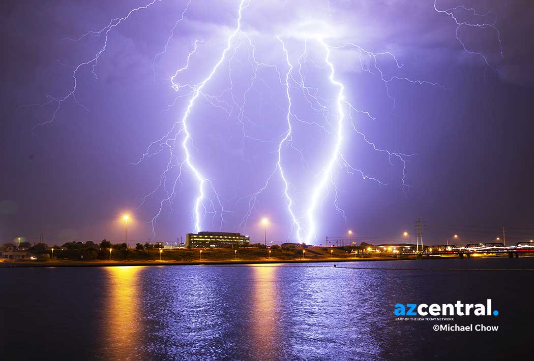Lightning over Tempe Town Lake Michael Chow @photochowder