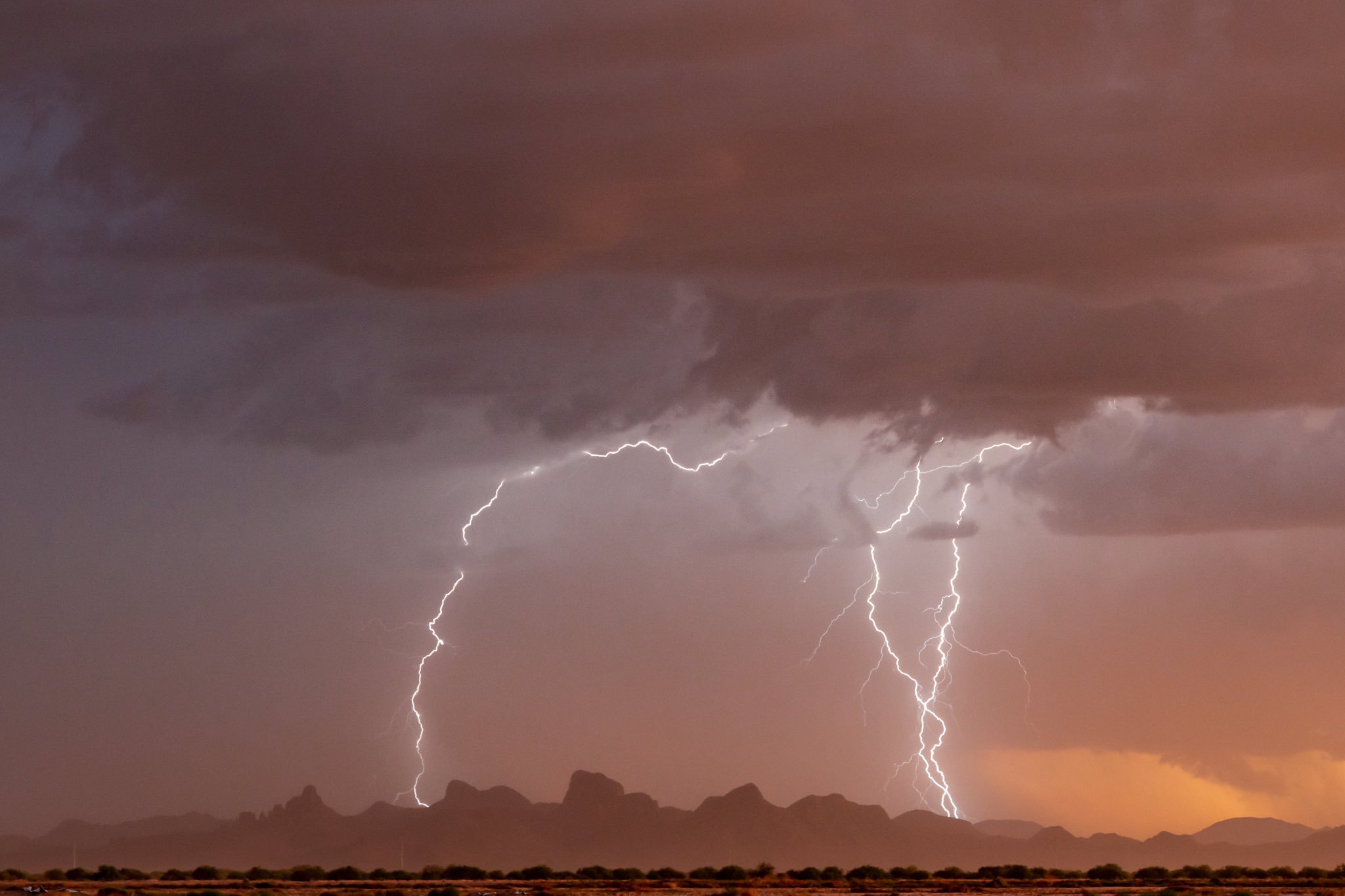 Sunset lightning near Eloy by Robbie Aaron @robbieaaron_