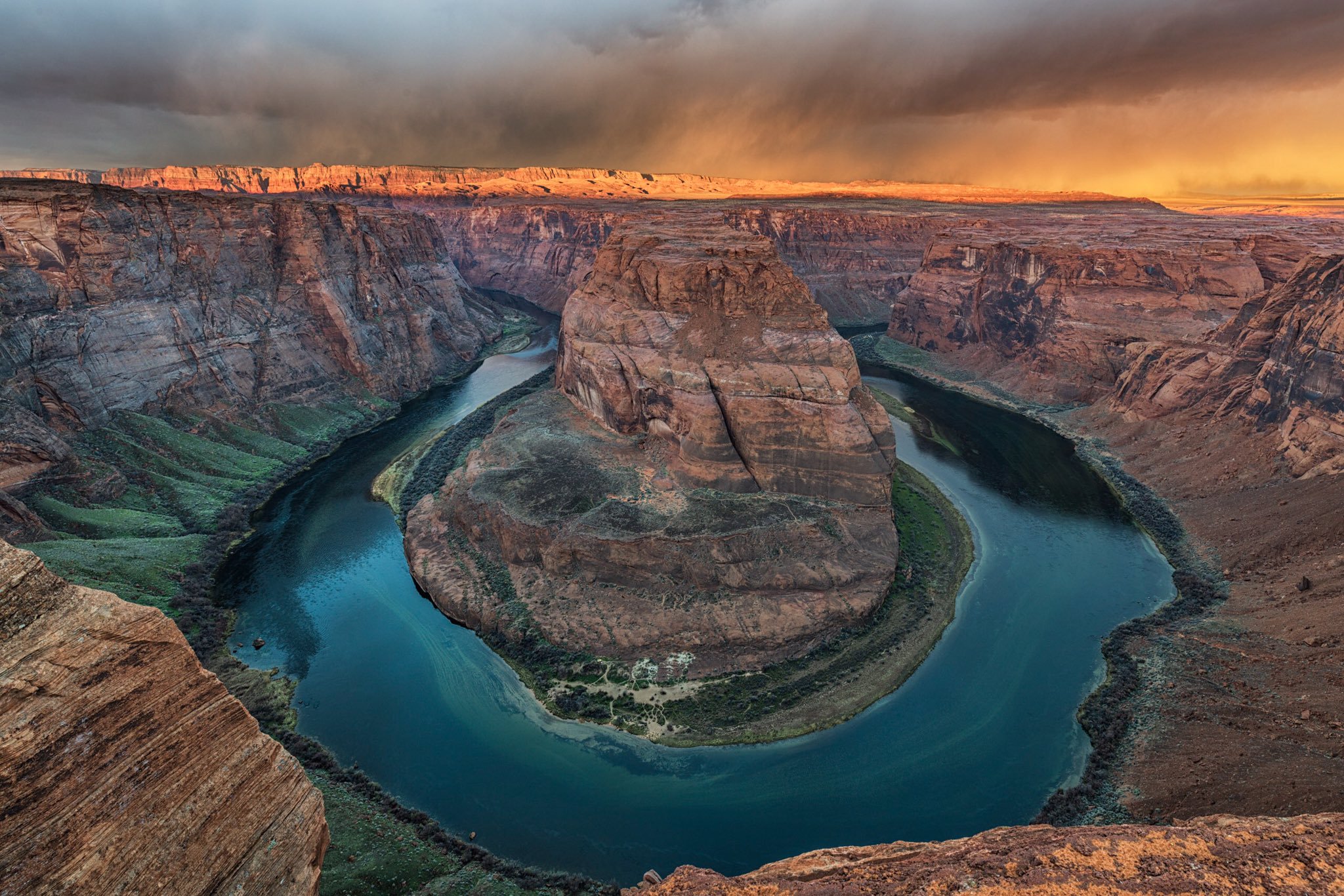 2nd Place A cloudy morning at Horseshoe Bend near Page, Arizona by Michael Ryno Photo @mnryno34