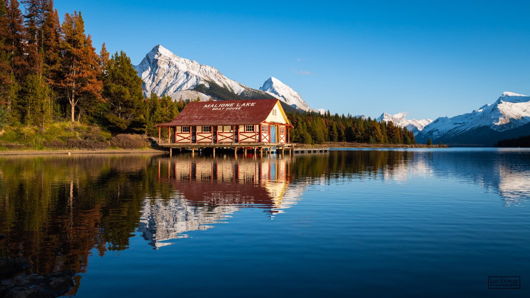 Fall evening at Maligne Lake by iandewarphotography @iandewarphoto