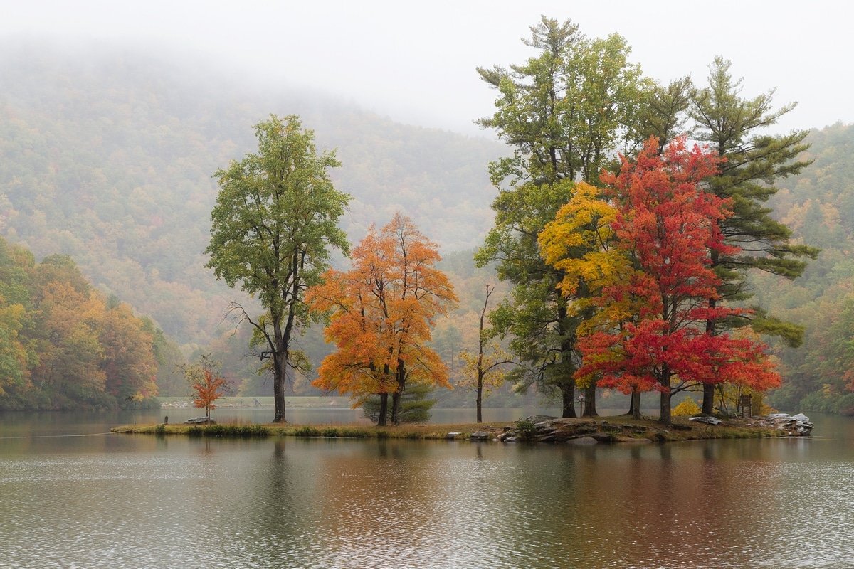 Virginia's Blue Ridge and Shenandoah Valley in Full Autumn Color by William Groah @WGroah