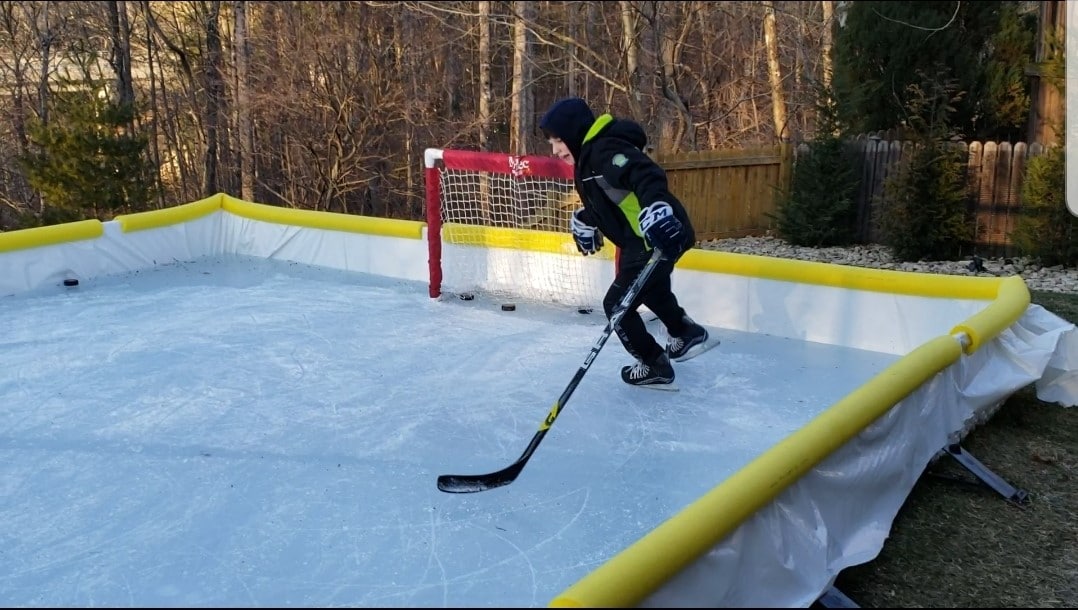 Leo skating rink