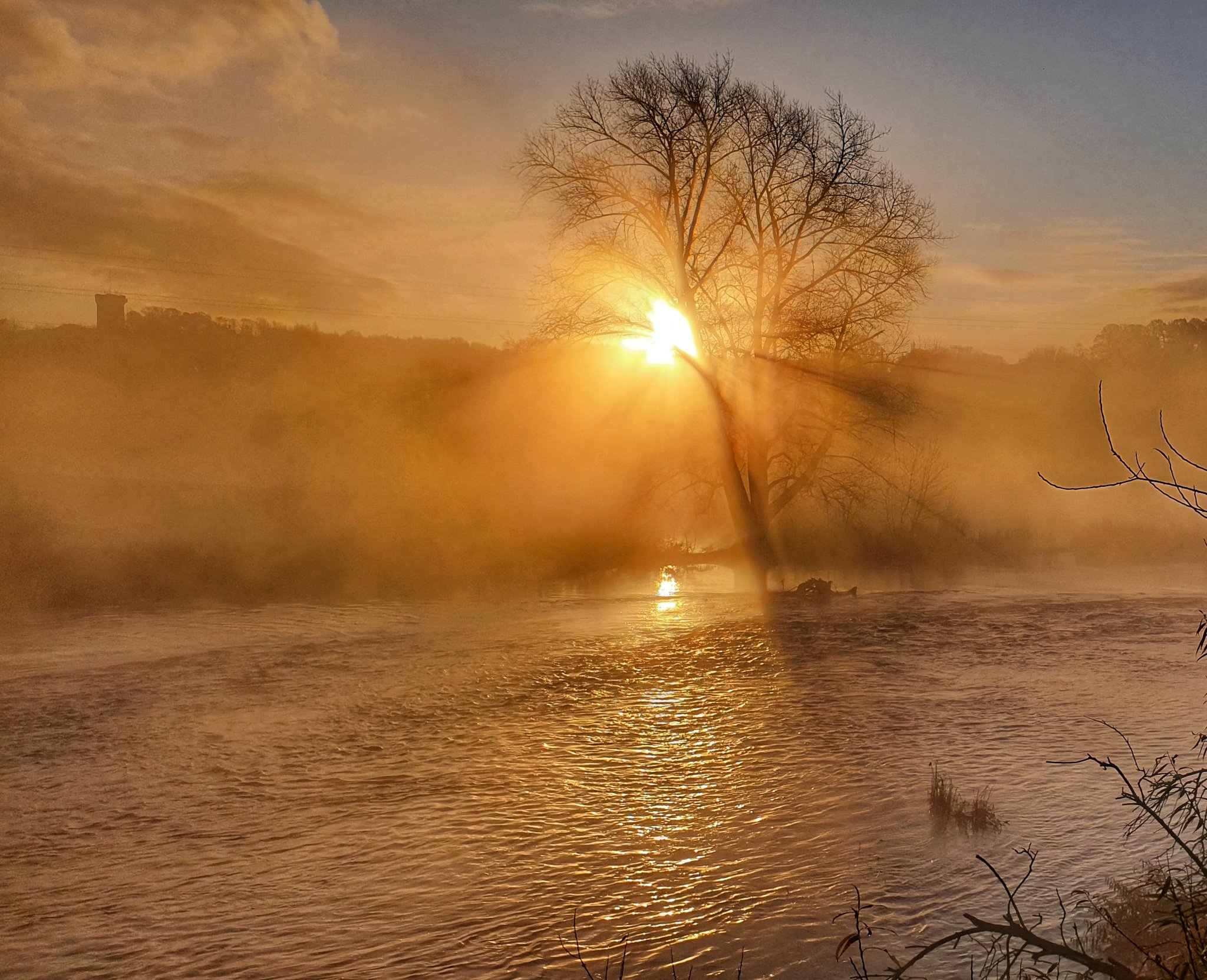 River Trent at sunrise, Staffordshire, UK by Paul B @WatchmanVimes