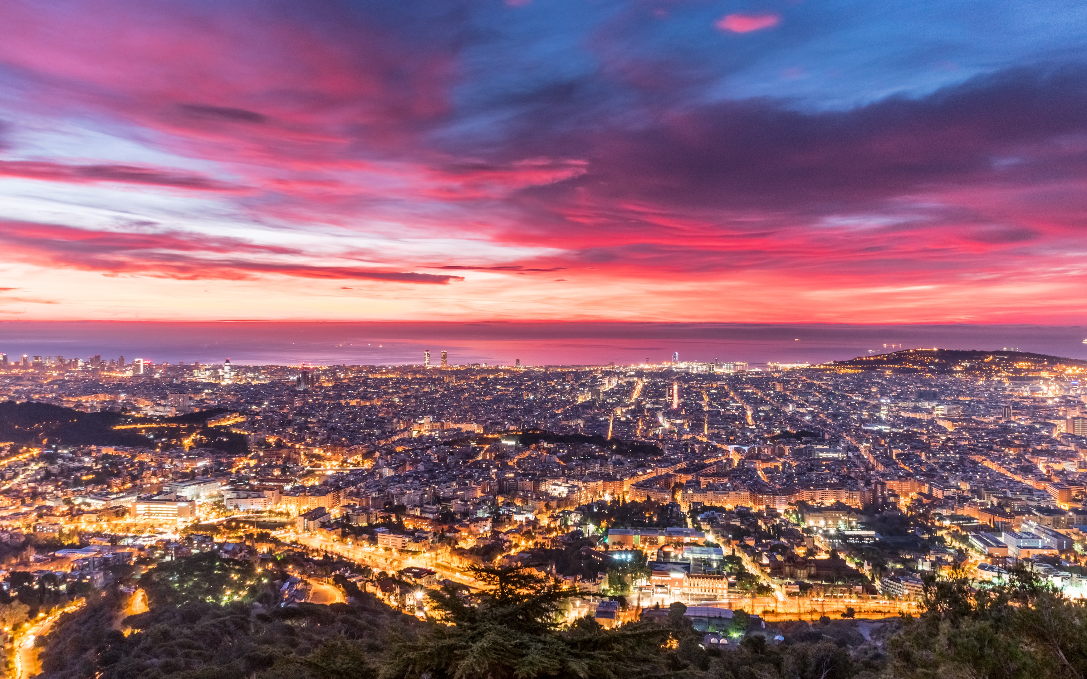 3rd Place Dawn over Barcelona from Fabra Observatory by Alfons Puertas @alfons_pc