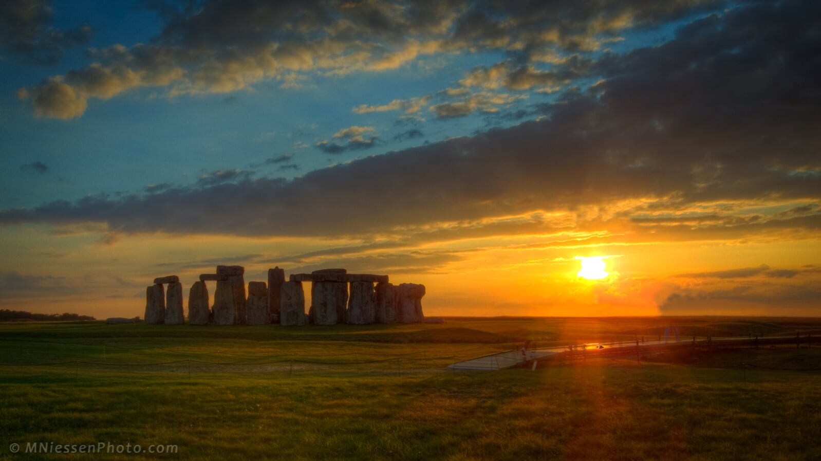 Sacred sunset Stonehenge 