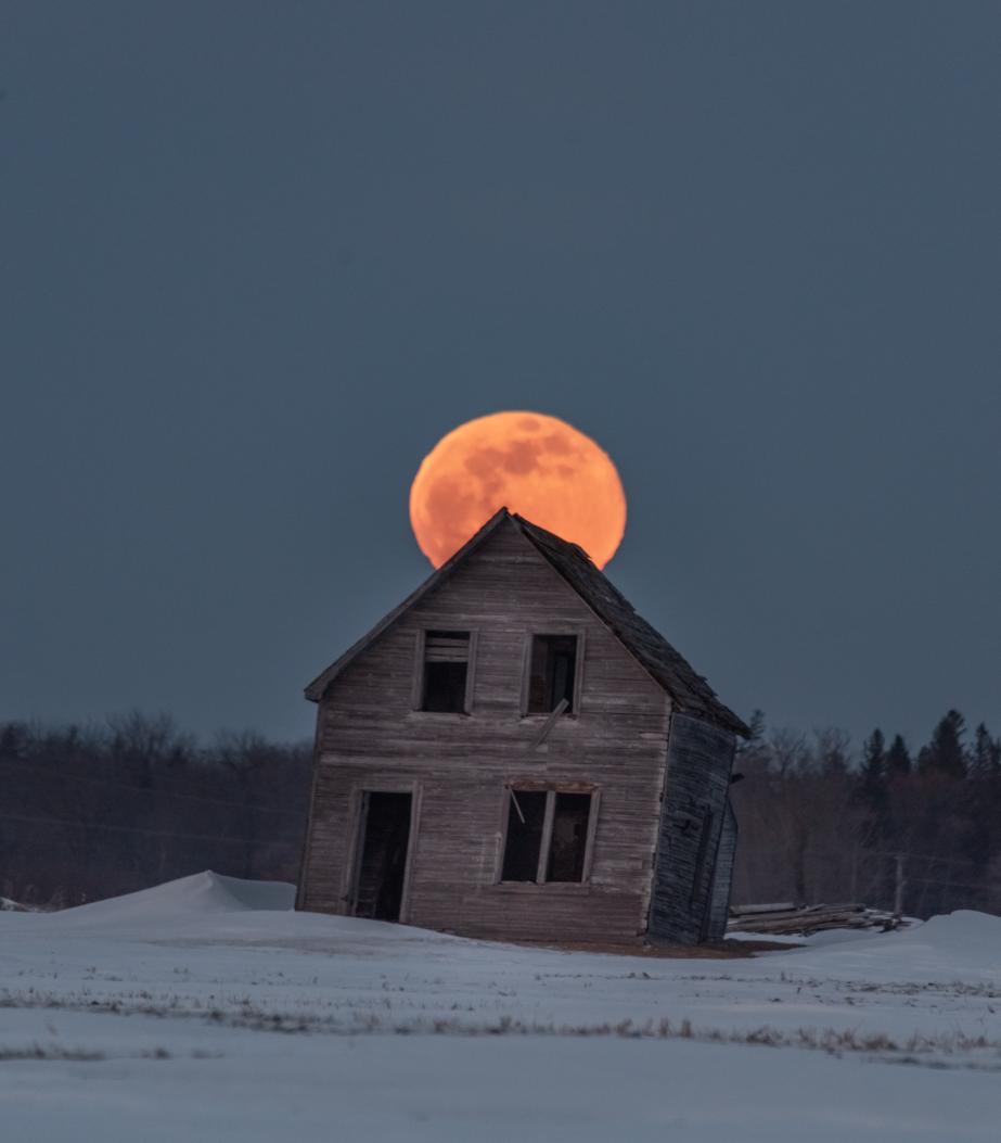 The March Worm moon in Manitoba, Canada by Brent Mckean @BrentMckean501